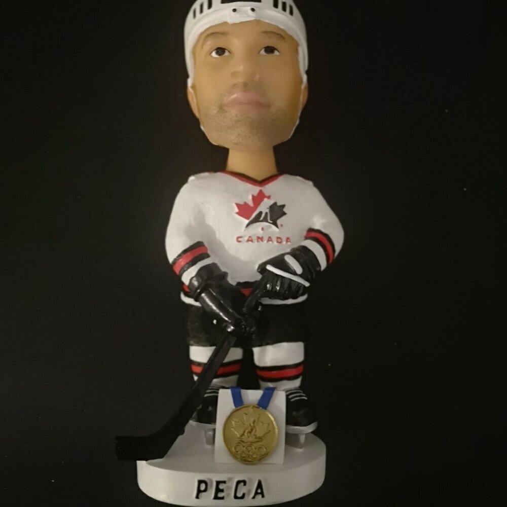 VTG Michael Peca  2002 Olympic Team Canada Hockey Gold Medal Bobble Head